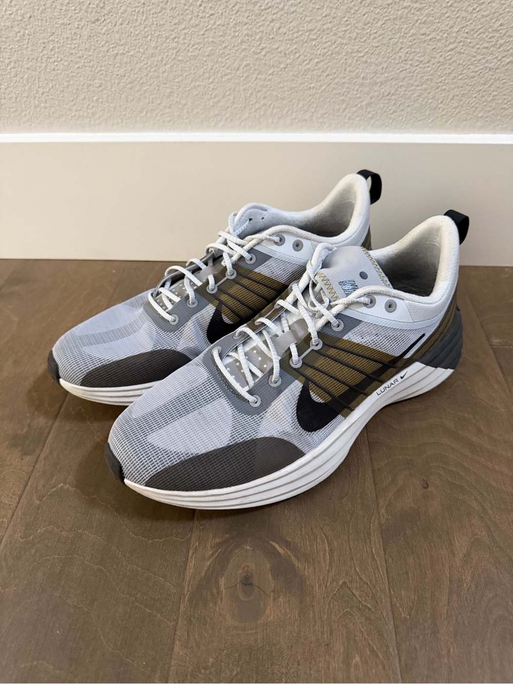 Nike Men’s Gray Lunar Roam Shoes Size 12